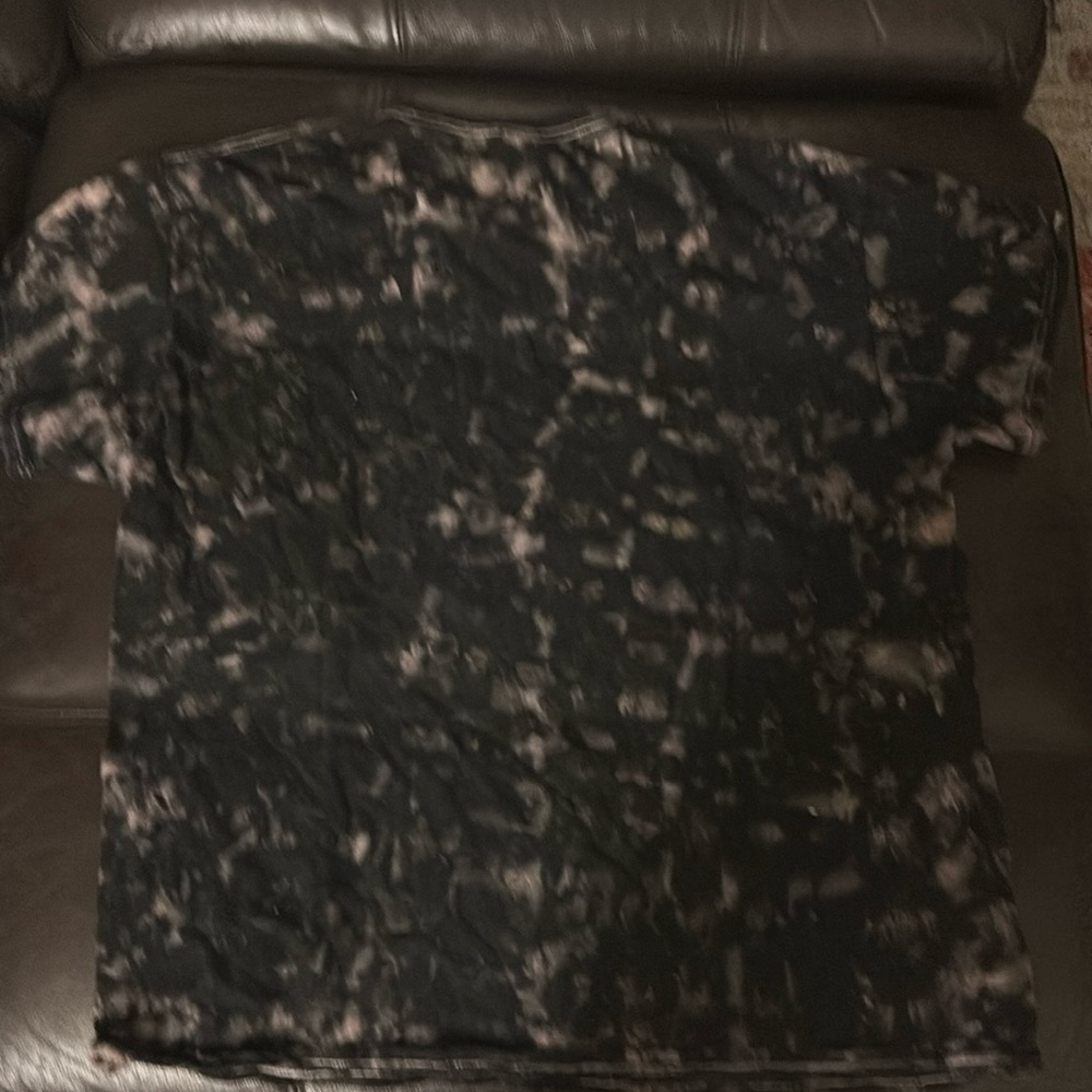 Men’s Tye dye shirt (LARGE)